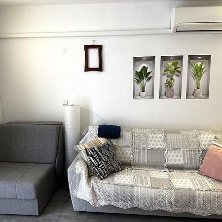 Mirta Deluxe Superior 5 Star Apartment, Your Piece Of Heaven By The Sea & Park, With Sea & Park View Новиград Экстерьер фото