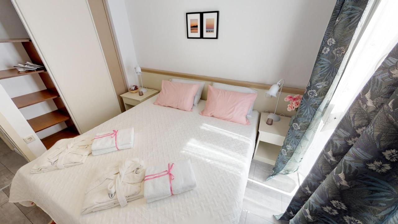 Mirta Deluxe Superior 5 Star Apartment, Your Piece Of Heaven By The Sea & Park, With Sea & Park View Новиград Экстерьер фото
