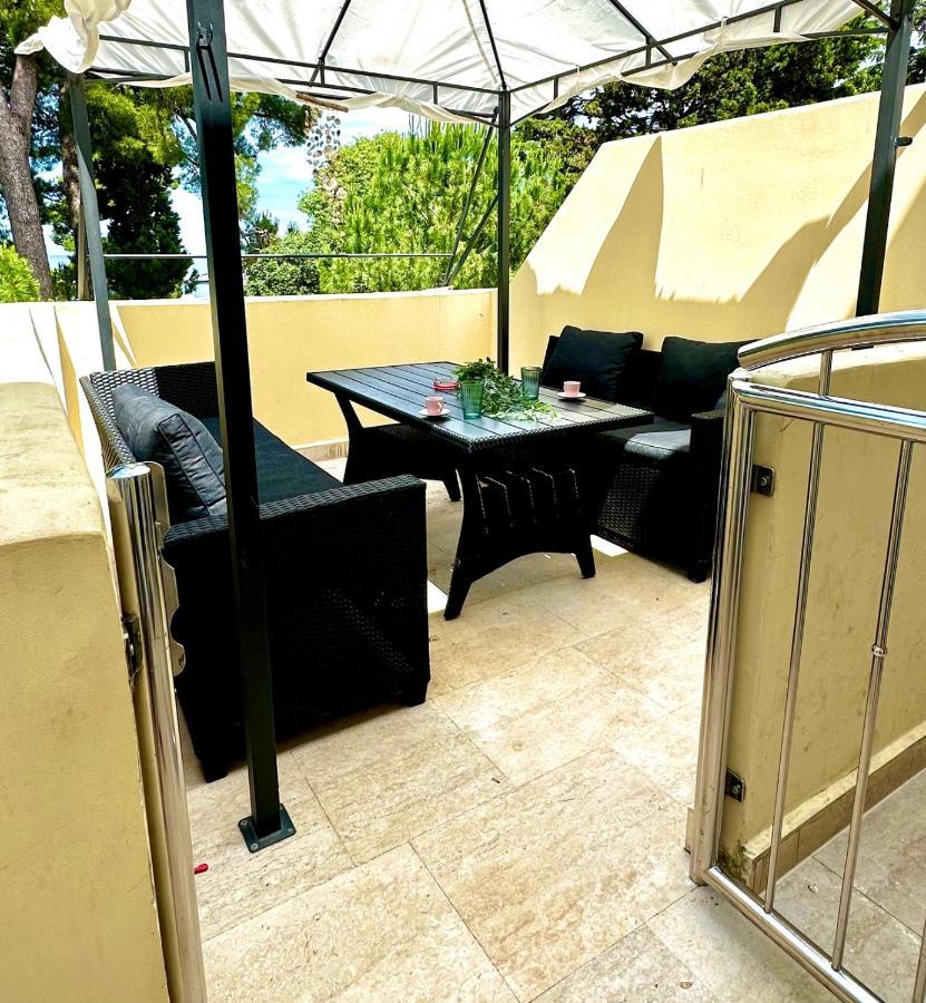 Mirta Deluxe Superior 5 Star Apartment, Your Piece Of Heaven By The Sea & Park, With Sea & Park View Новиград Экстерьер фото